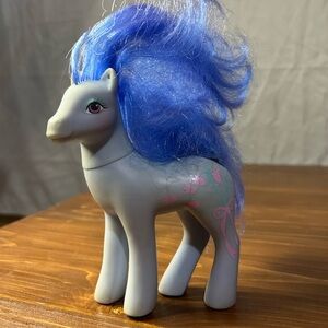 Vintage My Little Pony Sweetheart Sister Flowerburst 1988 G1 Blue with Tulips.